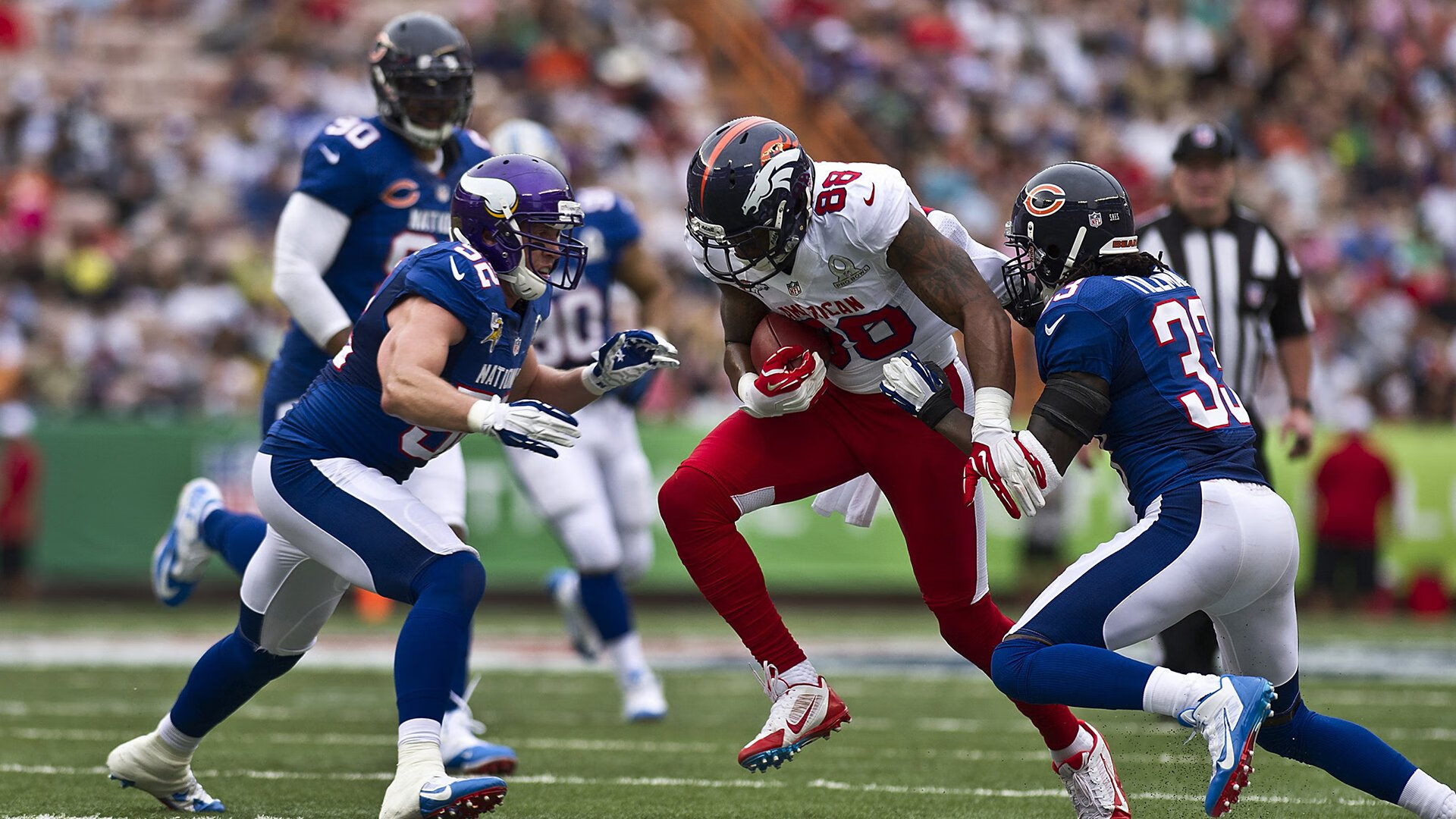 半场比分:54-51,北京队略占优势,激烈对抗持续升温!,北京单场比分500