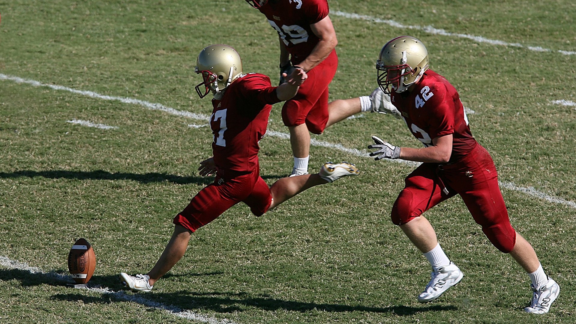 意甲赛场,球员表现亮眼,精彩进球频频点燃激情,意甲的比赛